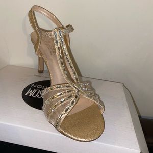 Nude mesh bling heels✨